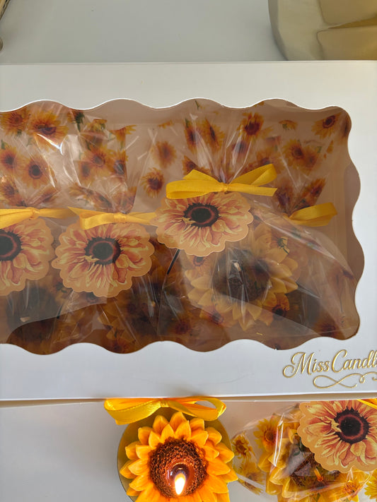 Caja de 10 velas de girasoles . Souvenir
